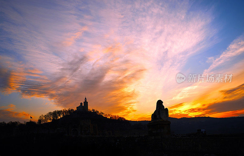 保加利亚，Veliko Tarnovo，沙列韦要塞的壮观日出